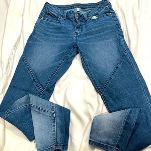 Jennifer Lopez denim blue jeans, size 4.